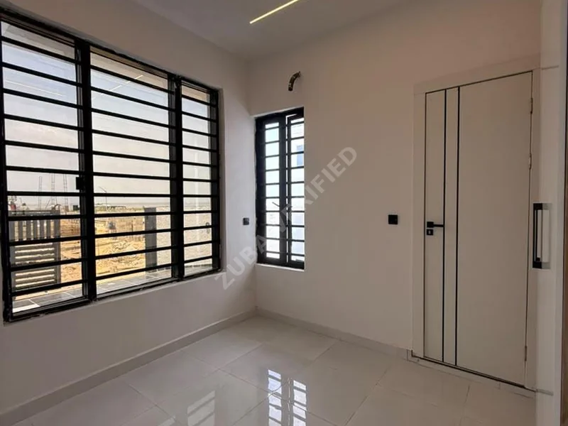 4-bedroom FULLY DETACHED DUPLEX photo 4