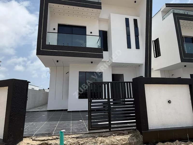 4-bedroom FULLY DETACHED DUPLEX photo 2